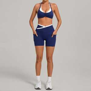 Ensemble de yoga premium pour femme, couleur noire, haut court ajusté et leggings taille haute, tenue de sport confortable - Product Image 6