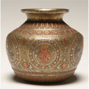 Wholesale Engraved Brass Kalash Pot Embossed Metal Vase <b>Decorative</b> Puja Lota Indian Wedding <b>Decoration</b> Hotel Tabletop Craft - Product Image 2