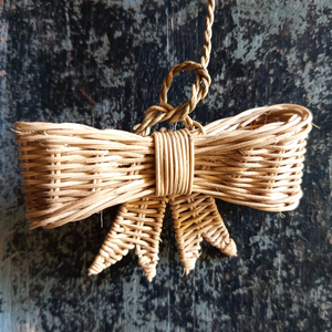 Ornement suspendu en rotin vintage fait main de haute qualité, décoration rustique de Noël avec texture tissée naturelle pour arbre et décoration intérieure - Product Image 6