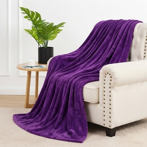 Couverture en peluche violette, en polaire et flanelle, tricotée, personnalisée pour la maison et les voyages - Product Image 4