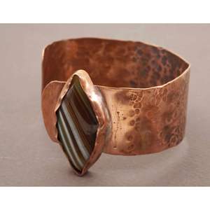 Mancuernillas y Brazaletes de Latón y Cobre Antiguos de Estilo Herencia, Elegantes Accesorios de Joyería para Atuendos Festivos - Product Image 3