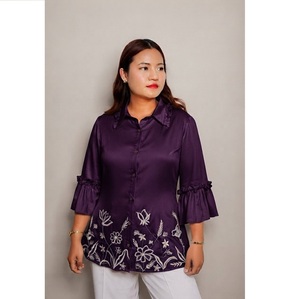 Camisa de Diseño Premium para Mujer, para Uso Casual y de Oficina, Cómoda, Ligera y Antiarrugas, Disponible en Grandes Cantidades - Product Image 1