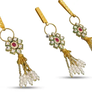 Décoration murale traditionnelle en laiton avec pompons floraux, perles et rubis pour mariage et décoration intérieure - Product Image 4