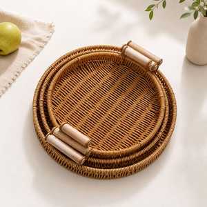 Ensemble de plateaux de service en rotin faits à la main, design moderne, poignées en bois, couleur unie, assiettes peintes à la main, écologiques, compatibles lave-vaisselle - Product Image 3