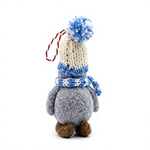 Décorations de Noël Premium Pingouin Écharpe Chapeau Petites Créations Artisanales 100% Laine Écologique Style Traditionnel Décoration Murale Intérieure - Product Image 4