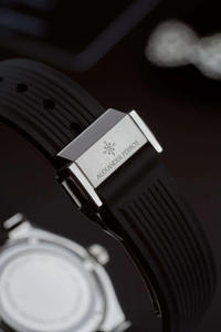 Reloj de Cuarzo Alexander Ferros 2251S-01 con Cristal de Zafiro, Correa de Caucho, Resistente al Agua 50 m, Caja Redonda de Acero Inoxidable, Diseño Moderno - Product Image 2