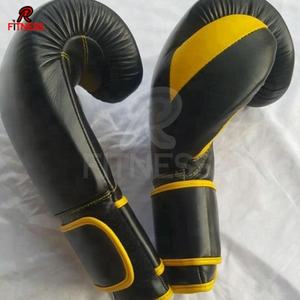 Gants de boxe professionnels personnalisés en cuir noir avec fermeture auto-agrippante rouge en EVA antidérapante, légers, synthétiques, pour arts martiaux - Product Image 5