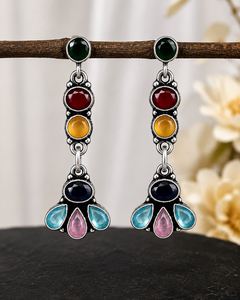 Vente en gros de boucles d'oreilles longues pendantes en jade argenté oxydé de style bohème pour femmes |   Fournisseur en gros de bijoux ethniques tendance pour mariage - Product Image 1