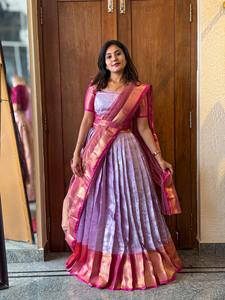 Lehenga Choli de Seda Kanjivaram con Tejido Zari y Dupatta de Georgette Liso con Encaje, Estilo Tradicional del Sur de la India para Mujer Adulta - Product Image 5