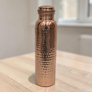 กระติกน้ำทองแดงลายร่องงานฝีมือจากอินเดีย ส่งออกต่างประเทศ (ทองแดงบริสุทธิ์รับรองมาตรฐาน) - Product Image 1
