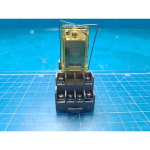 Conjunto de Relé y Base IDEC SY4S-05 + RY4S-UL Usado Como Está, Piezas de Equipos Semiconductores Legados - Product Image 6