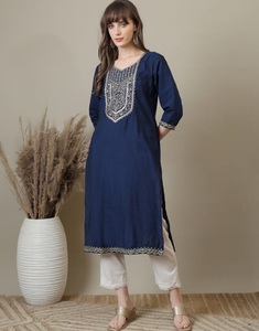 Kurtis de Viscosa Azul Marino de la Marina India con Bordado, Corte Holgado, Largo Midi, Ropa Casual Tradicional India y Pakistaní - Product Image 1