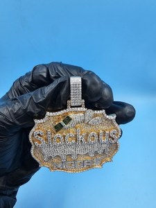 จี้ฮิปฮอปมอสซาไนต์แบบกำหนดเอง จี้วงกลมสองสีพร้อมตัวอักษรชื่อ จี้เงินแท้ 925 ผ่านการทดสอบเพชร เหมาะสำหรับเป็นของขวัญ - Product Image 4