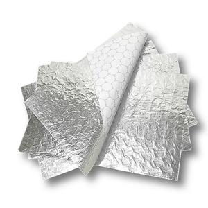 EcoRev ECO16 Hojas de Papel de Aluminio Plateado Laminado con Aislamiento Térmico y Diseño de Panal para Envolver Hamburguesas y Sándwiches Precortados - Product Image 1