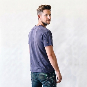 Camiseta de Hombre de Alta Calidad con Efecto Desgastado, Corte Holgado, Estilo Casual, con Servicio OEM, Soluciones de Fabricación con Marca Personalizada - Product Image 3