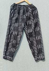 Conjunto de Pijama de Algodón con Estampado Artesanal: Ropa de Dormir Ligera para Mujer - Product Image 2