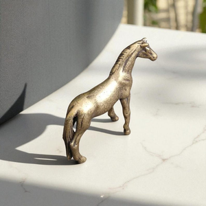 Figura de Caballo de Latón Hecha a Mano, Elegante Escultura Ecuestre de Metal, Estatua Decorativa de Animal, Decoración de Lujo para el Hogar, Adorno de Mesa - Product Image 6