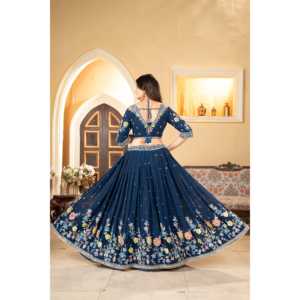 Hermoso vestido de fiesta de noche Lehenga Choli con codificación intrincada y trabajo de secuencia - Product Image 4