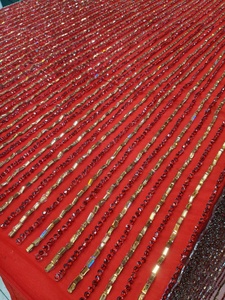 Tissu en dentelle de luxe brodé de strass écologiques faits à la main, motif floral, rouge uni, pour robe de soirée, maille décorative, 5 yards - Product Image 4