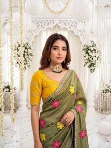 Sari de Georgette Bordado de Moda AARA, Mezcla de Seda Floral, Vestido Tradicional Indio con Protección Solar para Bodas, Fiestas y Festivales - Product Image 2