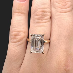 Anillo de Compromiso con Diamante Corte Esmeralda para Mujer, Anillo de Boda para Propuesta o Aniversario, Disponible a Precio de Exportación - Product Image 4
