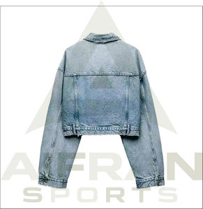 Chaqueta vaquera tipo camionero para mujer, cuello vuelto, abotonada, manga larga, azul lavado, abrigo corto de invierno, ecológica y con calefacción. - Product Image 2