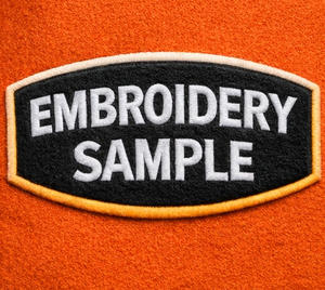 Chaqueta Universitaria Personalizada OEM ODM Estilo Béisbol con Cuerpo de Lana y Mangas de Cuero, Personalizable con Parche de Chenilla Bordado - Product Image 4