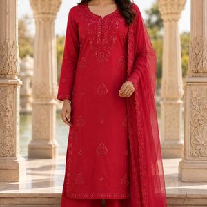 Ensemble haut en georgette brodé de sequins avec pantalon palazzo et dupatta à bordure en dentelle pour femme, idéal pour les mariages et les fêtes - Product Image 5