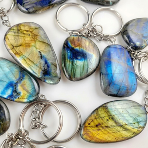 Porte-clés en cristal de labradorite naturelle, pierre mystique, breloque pour accessoire de sac |   Cristal énergétique fait main |   Idée cadeau 2026 - Product Image 3