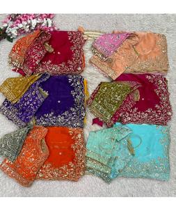 Sari indio de satén Fandy de primera calidad con bordado en c pallu y trabajo de hilo Zari plateado, con borde con trabajo de corte. - Product Image 1