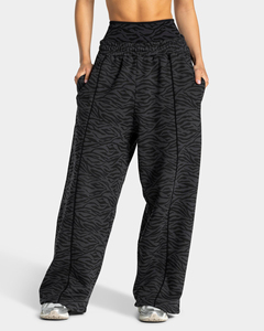 Ensemble de survêtement zèbre contrastant pour femme – Sweat-shirt oversize et pantalon de jogging premium – Tenue de sport décontractée de haute qualité - Product Image 4