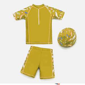 Ensemble de bain vert olive pour garçons avec short de protection anti-UV imprimé poissons et chapeau, tenue décontractée - Product Image 1