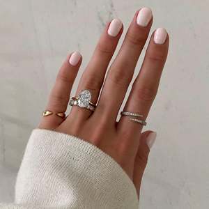แหวนแต่งงานเพชรทรง Asscher Cut เพชรเลี้ยงในห้องปฏิบัติการแบบฝังขอบ 3.9 มม. ดีไซน์หรูหราทันสมัยสำหรับใส่ทุกวัน แหวนแบบ Eternity เต็มวง สามารถซ้อนกันได้ ทองคำแท้ 14K - Product Image 6