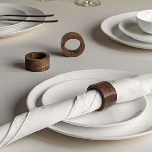Anneau de serviette en bois artisanal exquis, offrant un charme distinctif pour des expériences culinaires de luxe - Product Image 5