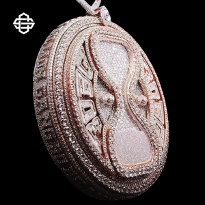 Colgante de Lujo Chapado en Plata de Ley 925 con Diseño de Reloj de Arena, con Incrustaciones de Diamantes de Moissanita, para Hombre, Estilo Hip Hop, Símbolo del Tiempo, Joyería Streetwear para Raperos - Product Image 3