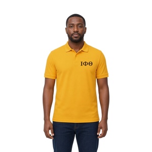 Polo de manga corta dorado para hombre con diseño de letras griegas en el pecho, camisa casual con cuello para hermandades, ideal para el campus universitario y eventos de negocios. - Product Image 1