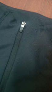 Veste décontractée noire Tokyo à imprimé, pull-over à manches longues en maille extensible dans quatre directions, ornée de paillettes, respirante, légère, coupe ajustée et coupe-vent - Product Image 4