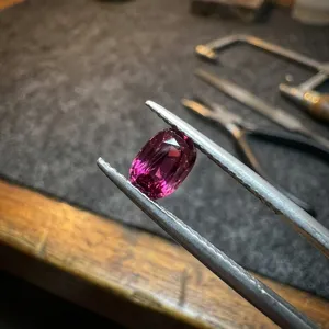 Natural Pink/Magenta Spinel Oval Cut 1.00CT Loose Faceted Gemstone Color Play Jewelry Making Collector Accessories LK Origin - Product Image 4