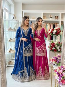 Ensemble prêt-à-porter haut, sharara et dupatta brodé en soie Vicitra, tenue ethnique de créateur pour femme, idéal pour les fêtes et mariages - Product Image 3