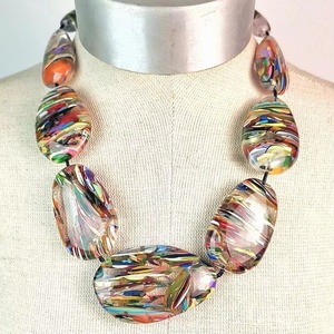 Collar de Resina Hecho a Mano con Cuentas de Piedra Natural, Diseño Moderno, Collar con Colgante de Ángel, Forma Irregular, Multicolor - Product Image 3