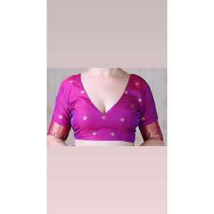 Sari en soie verte douce Banarasi tissé Zari motif paon, vêtements indiens et pakistanais, Elite Weaves 650g - Product Image 1