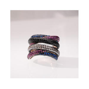Bague triple rangée en argent sterling 925 avec diamants Moissanite et détails en pierres colorées – Bijoux de mode pour les détaillants - Product Image 1