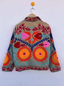 Manteau ouvert à col montant brodé de fleurs et matelassé Suzani |   Blouson d'hiver |   Cadeau chic pour elle - Product Image 2