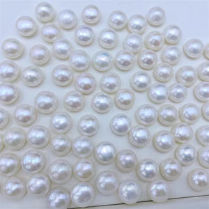 ไข่มุกน้ำจืดสีขาวทรงมาร์เบิล ขนาด 13-14 มม. แสงเงาสวยงาม มีตำหนิเล็กน้อย ร้อยเป็นลูกปัด ครึ่งวงกลม สำหรับทำจี้ DIY สำหรับงานประดิษฐ์เครื่องประดับ - Product Image 3