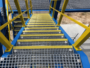 Escalier en PRV ignifuge résistant à la chaleur, escalier de sécurité en fibre de verre pour raffineries, centrales électriques et installations industrielles - Product Image 4