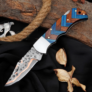 Couteau pliant portable en acier carbone fait main avec étui en cuir, design compact pour la randonnée, les voyages et les activités de plein air - Product Image 4