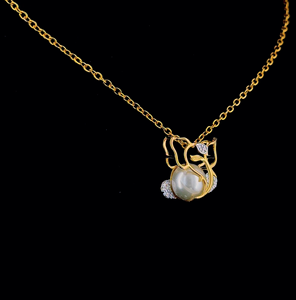 Collier pendentif Ganesha de luxe en or jaune avec finition nacrée, bijoux spirituels raffinés - Product Image 4