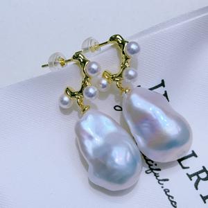 ต่างหูเงินแท้สไตล์ฝรั่งเศสย้อนยุค ดีไซน์หรูหรา รูปทรงตัว C ประดับมุกน้ำจืดหลากสีสัน ดีไซน์ทันสมัย - Product Image 2