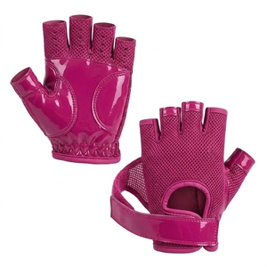 Guantes de agarre para pole dance para mujer, ofrecen un manejo seguro, tela suave, soporte cómodo y ropa versátil para clases de pole dance. - Product Image 6