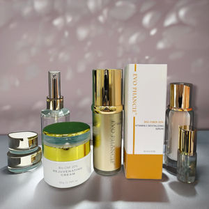 Sérum facial à l'acide hyaluronique et à la vitamine C pour les taches brunes, les ridules, unifier le teint, anti-âge, éclaircissant et raffermissant - Product Image 3